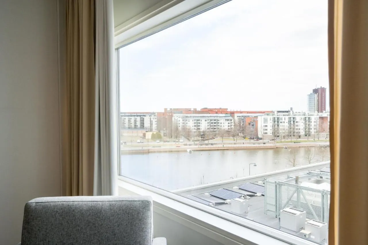 Hiisi Hotel Helsinki Jaetkaesaari 3*,